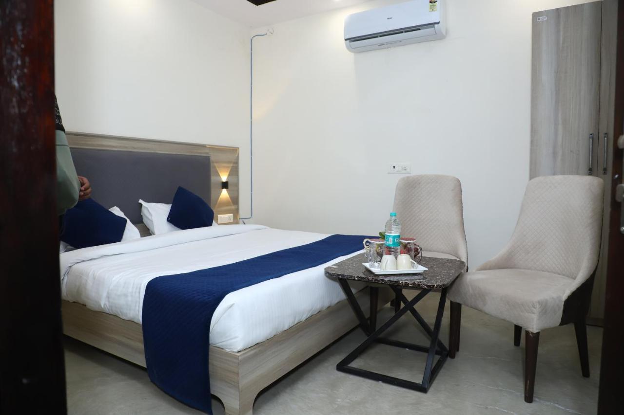 Lyf Corporate Suites - Noida Sector 19 Exterior photo