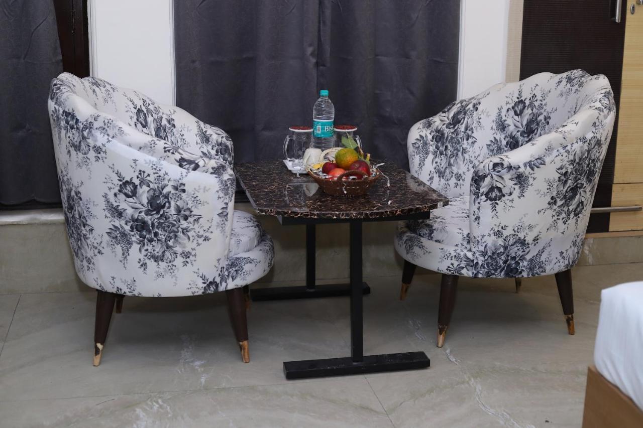 Lyf Corporate Suites - Noida Sector 19 Exterior photo